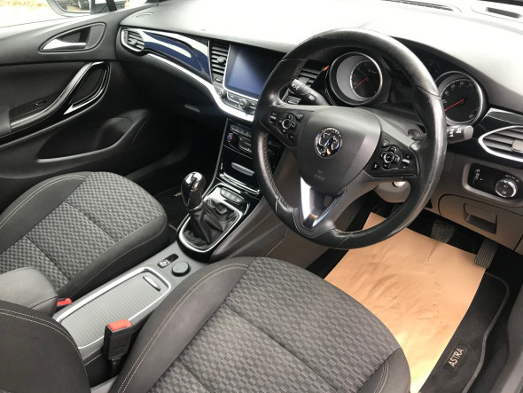 Astra 1.6i Turbo SRI Nav